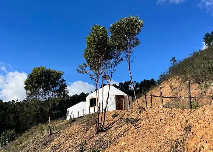 Off-grid Yurt With Spectacular Views In The Algarve Countryside Casa de Férias