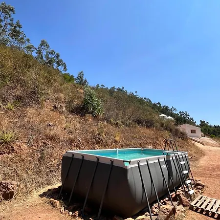 Дом отдыха Off-grid Yurt With Spectacular Views In The Algarve Countryside *